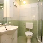 Kucar 3* Baška