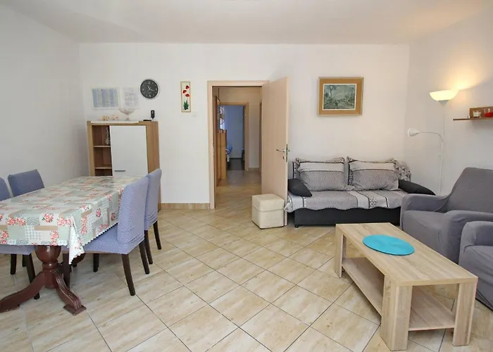 Kucar Πανσιόν Baška