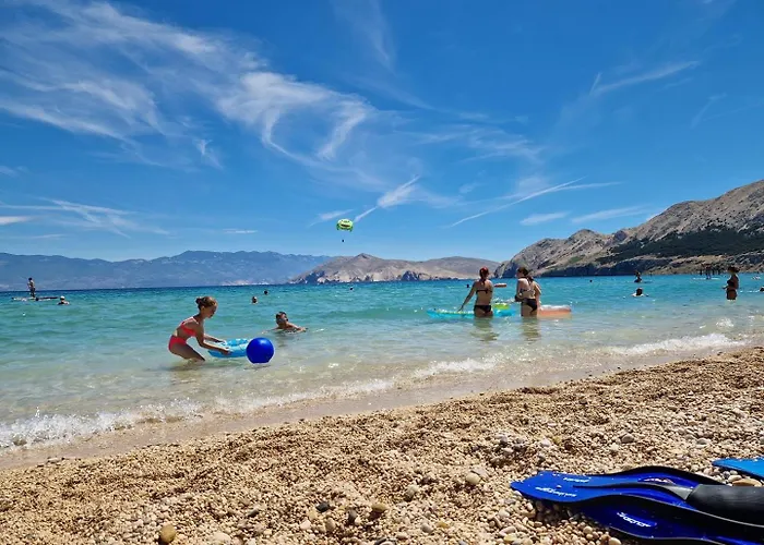 Kucar Πανσιόν 3*