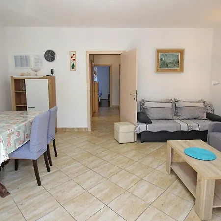 Kucar Casa de hóspedes Baška